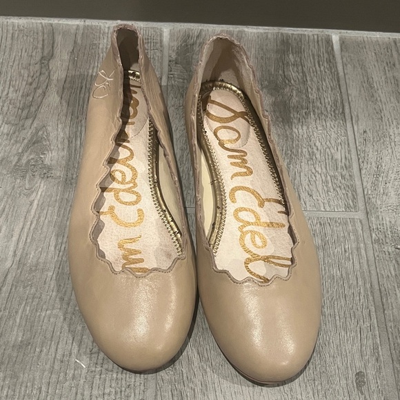 Sam Edelman Beige Scalloped Flats size 7 1/2 - Picture 1 of 9